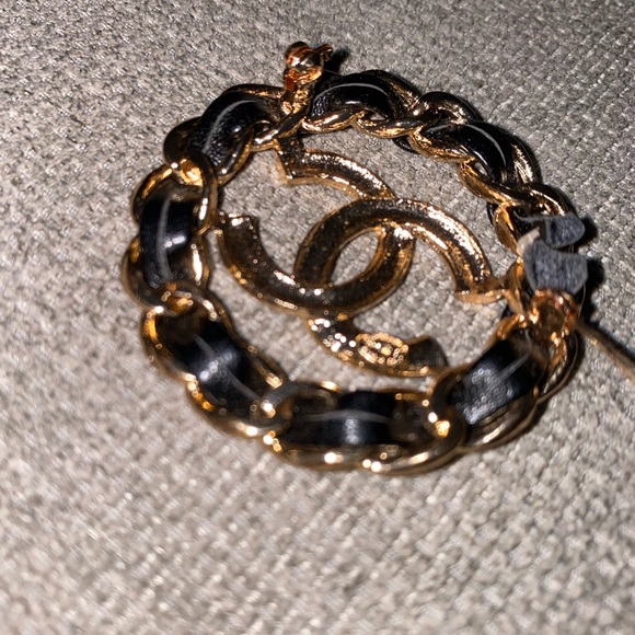 CC Ribbon Brooch - Picture 6 of 6